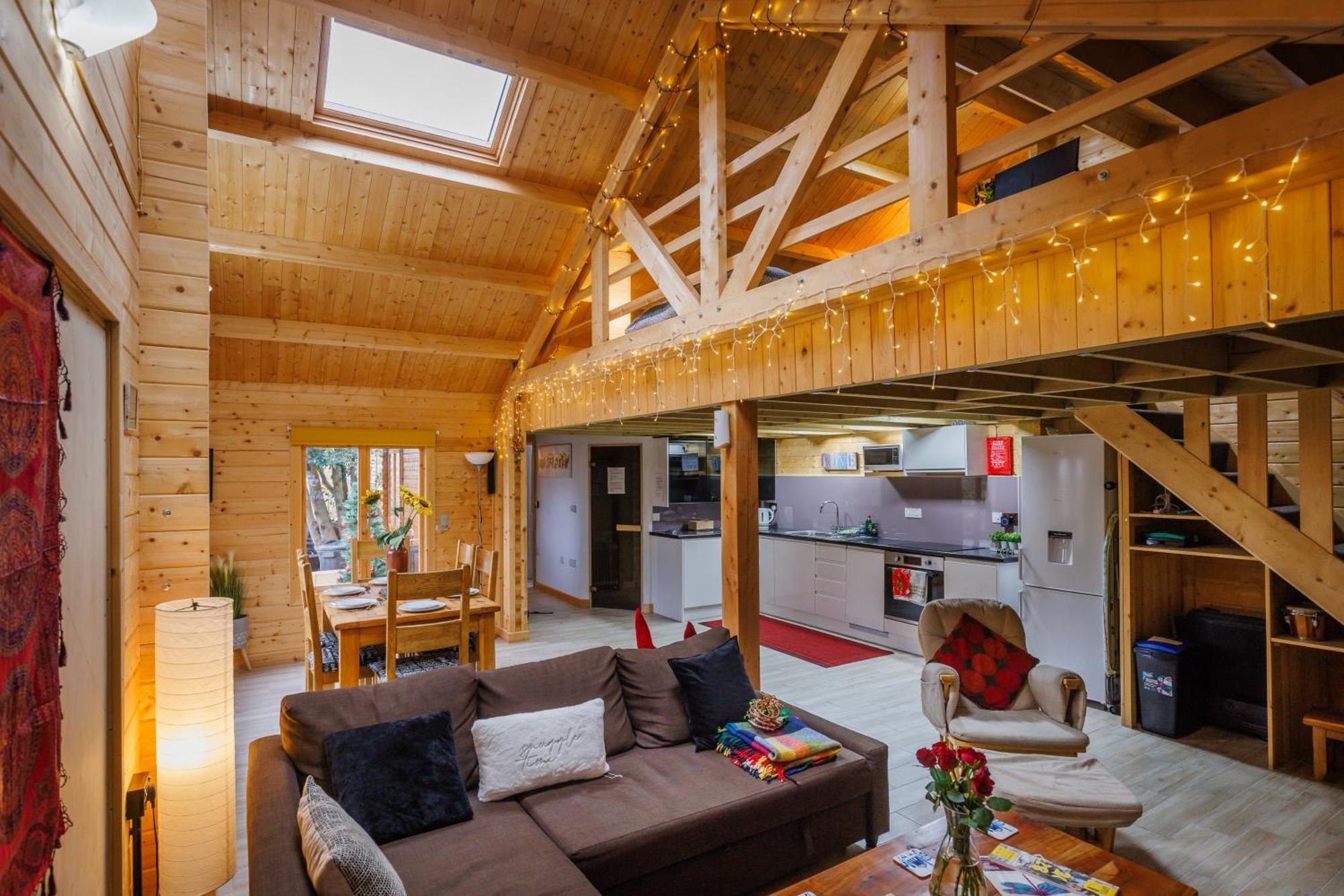 Spacious Cabin Evcharger And Free Parking Near Cambridge Exterior photo
